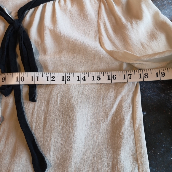 Babaton Aritzia silk blouse - Picture 5 of 7